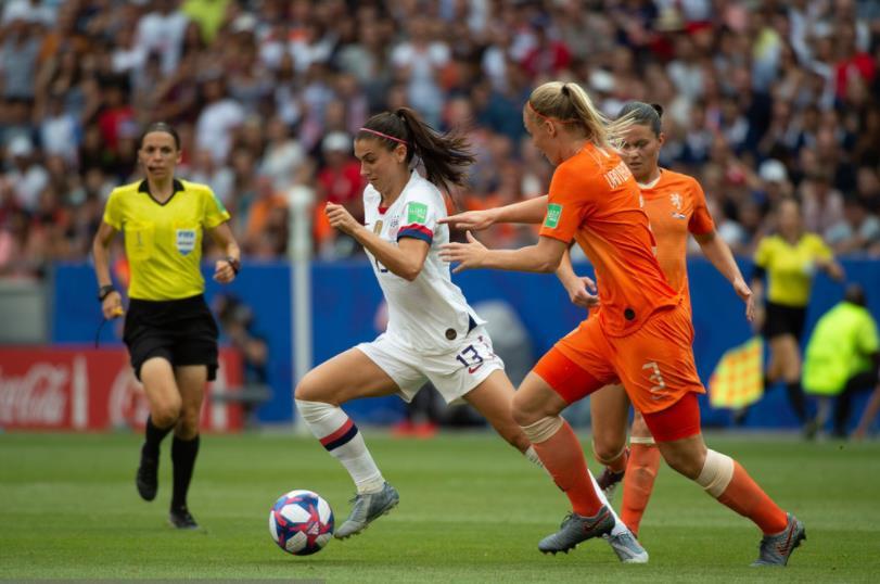 韩国羽毛球队碾压英格兰羽毛球队,辛杜三分雨点燃全场 韩国羽毛球队碾压英格兰羽毛球队,辛杜三分雨点燃全场