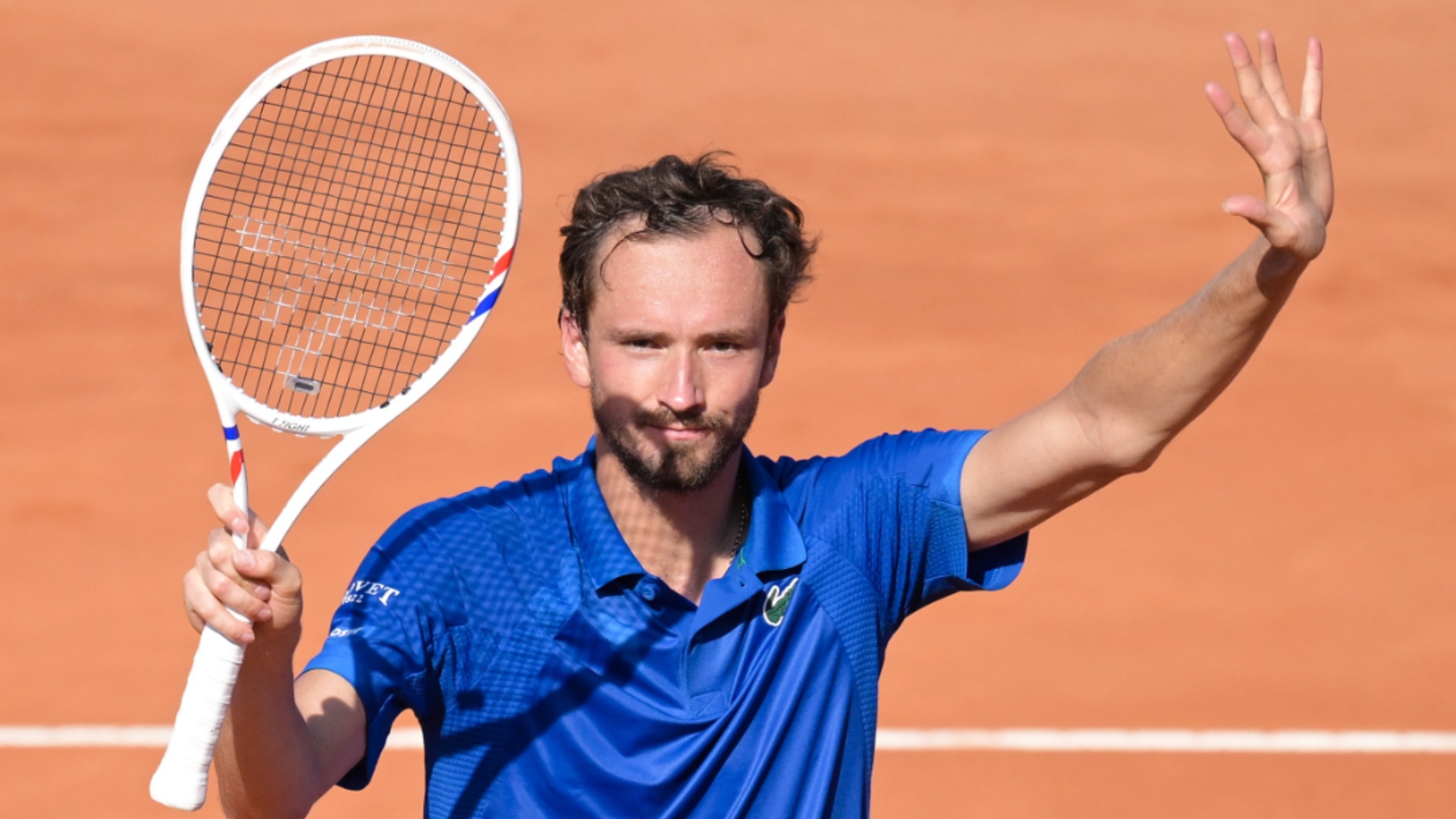 LPL赛事观看-世界网球队力克美国网球队，梅德韦杰夫爆发神勇的简单介绍