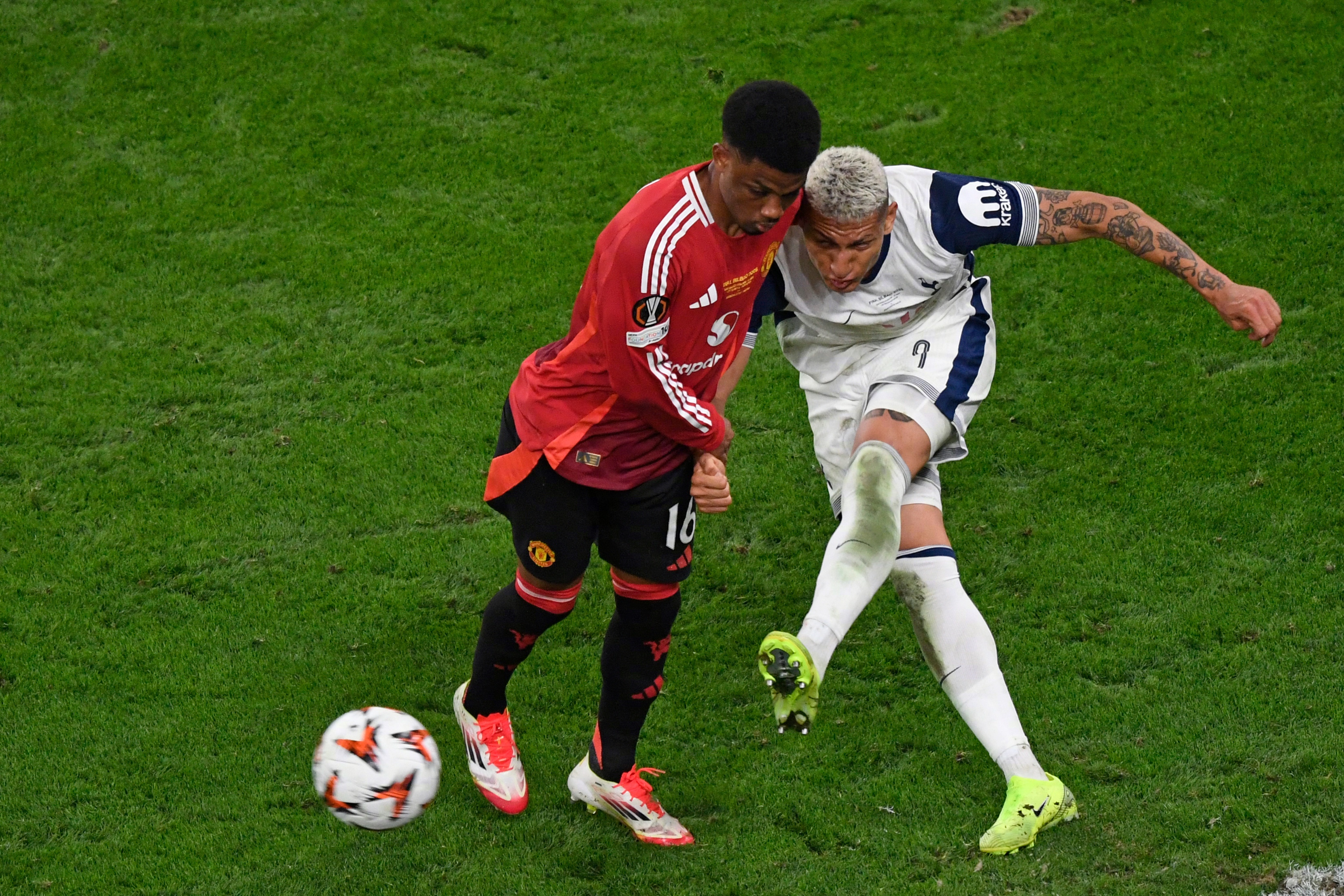 LPL赛事观看-阿曼球队经过激烈角逐，一路晋级势如破竹