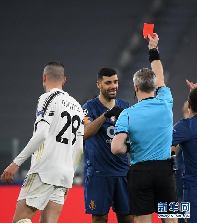 LPL赛事观看-波尔图战平普瓦申，难分高下