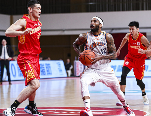 关于史图加特出现伤病潮，球队防线岌岌可危的信息