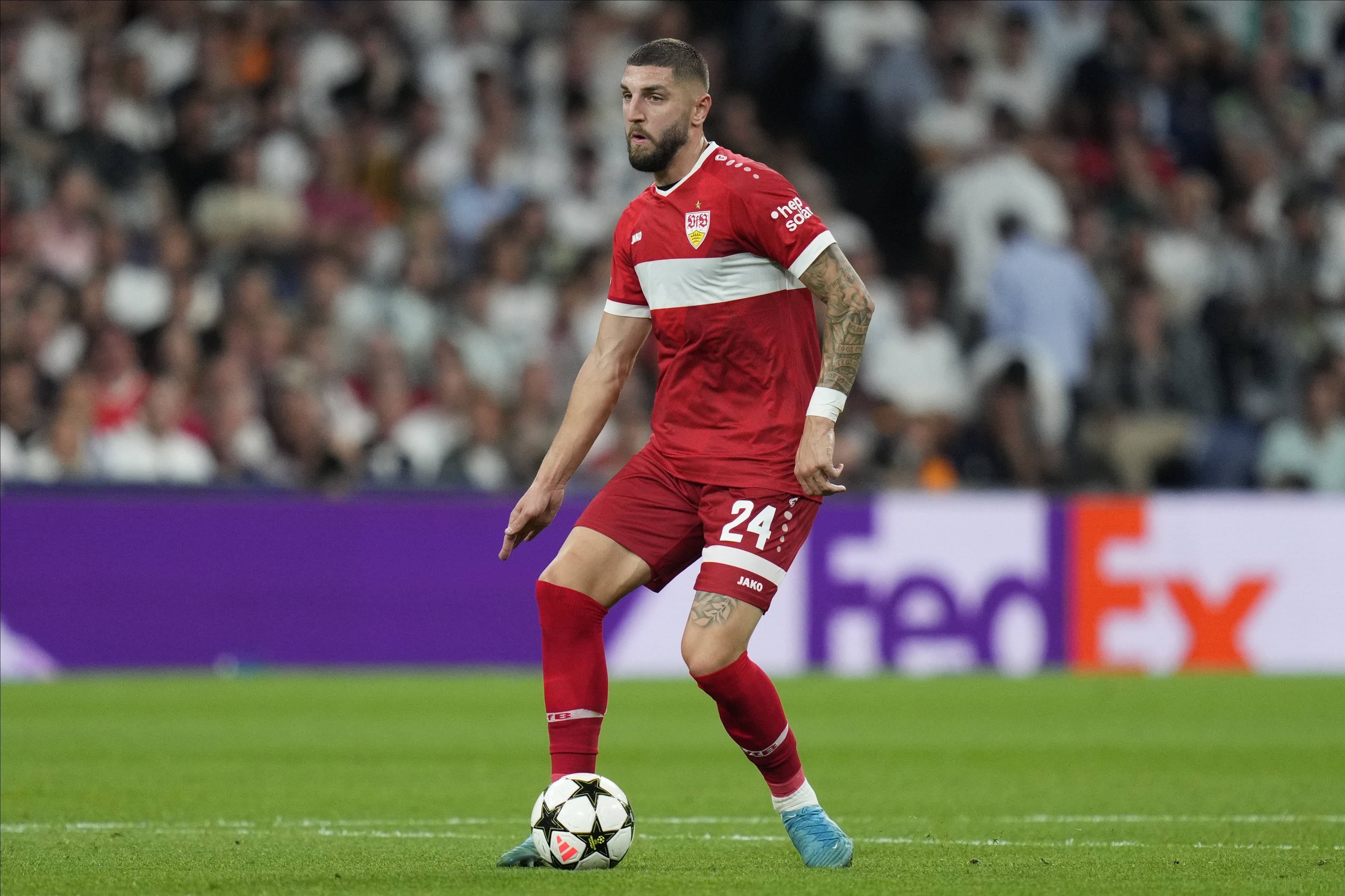 LOL英雄联盟赛事指南-斯图加特阵中新援表现出色，赢得球迷好评的简单介绍