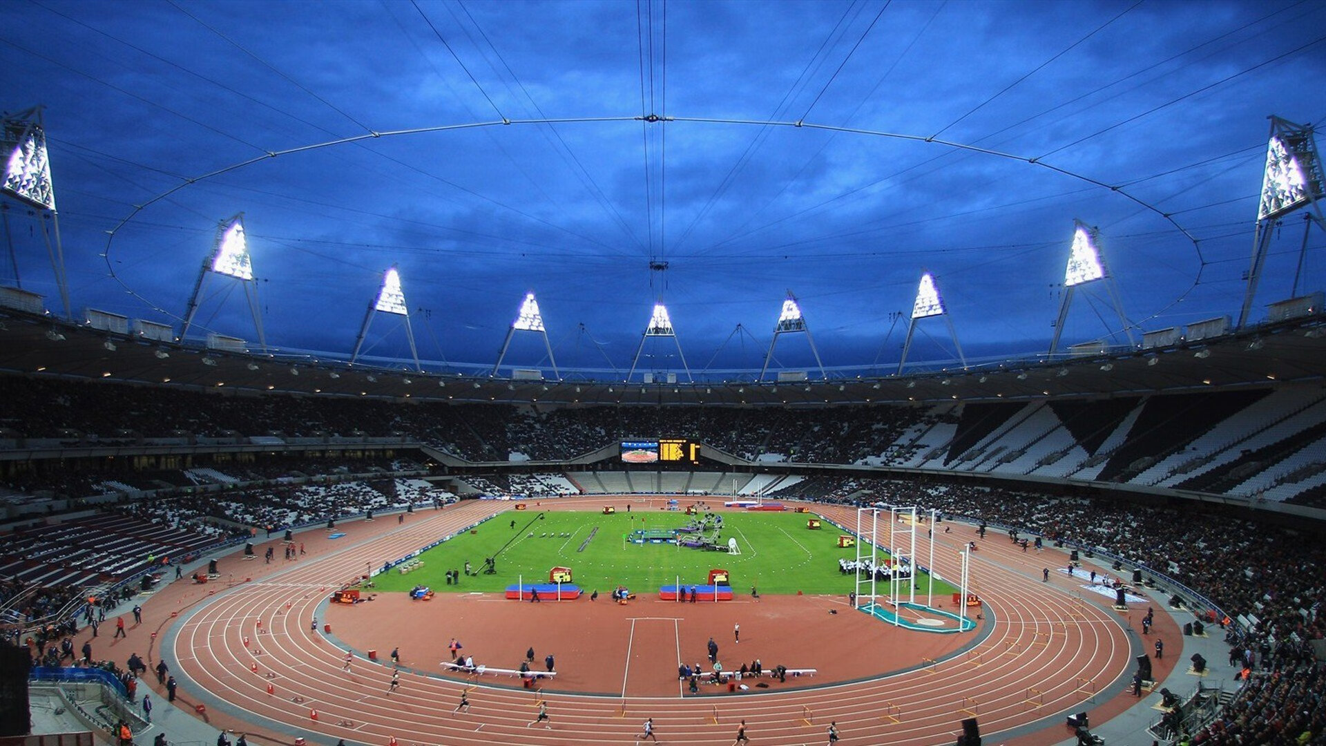 当樱花遇见烈火，2026世界杯，日本用团队足球碰撞C罗的不老神话
